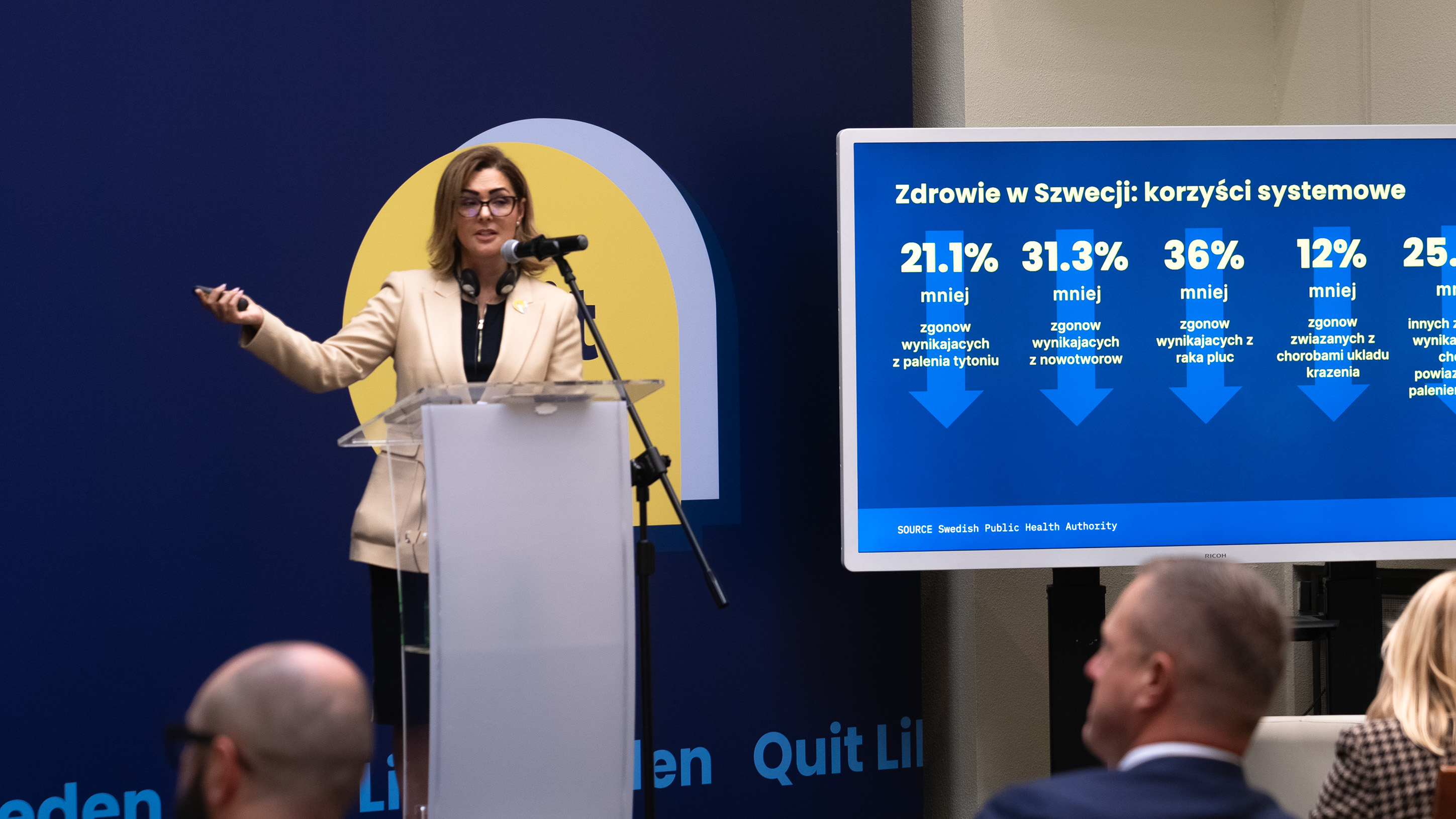 Speaker presenting at event